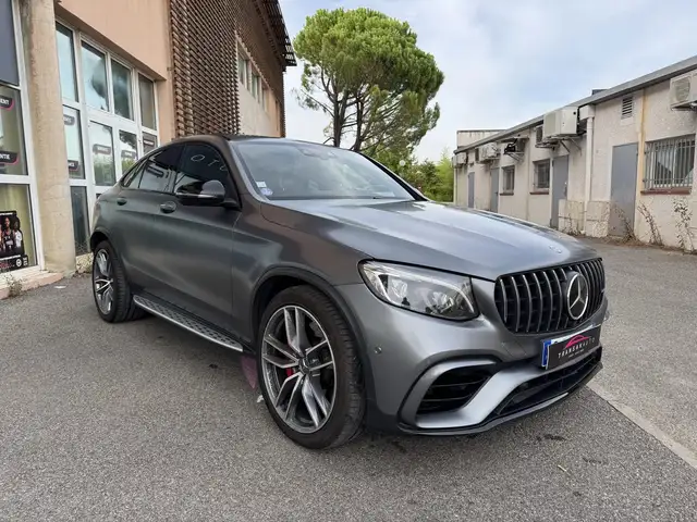 Mercedes-Benz GLC view 3
