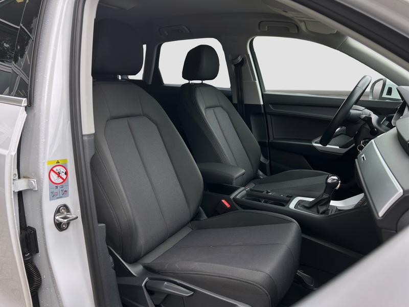 Audi Q3 35 TFSI Pro Line | LED | Cruise Adaptive | Clima | — photo 9