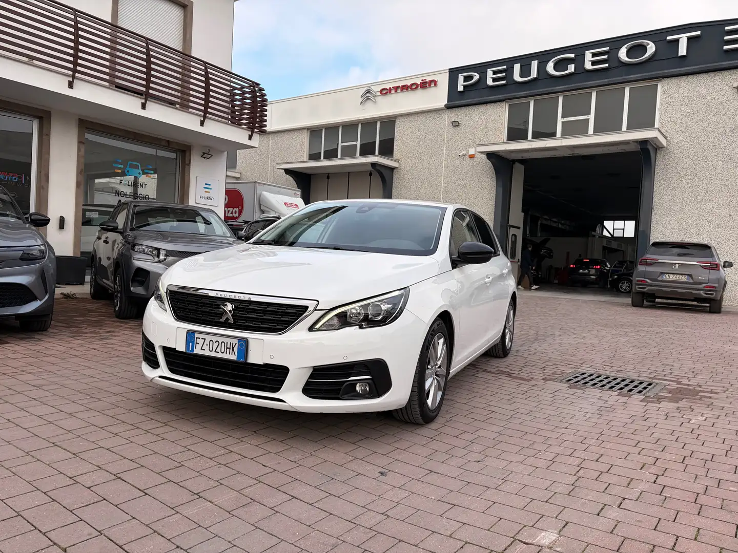 Peugeot 308 308 II 2018 5p 1.5 bluehdi Allure s Blanc - 1