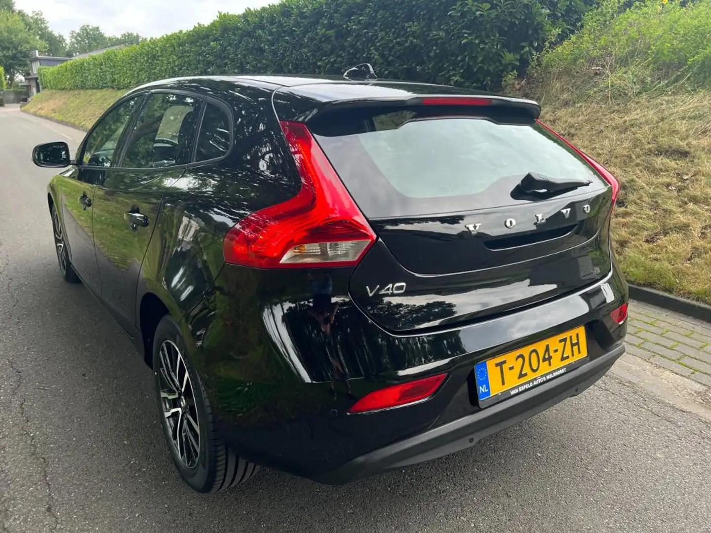Volvo V40 2.0 T2 Inscription, Onderhoudhistorie, Afleverbeur Zwart - 2