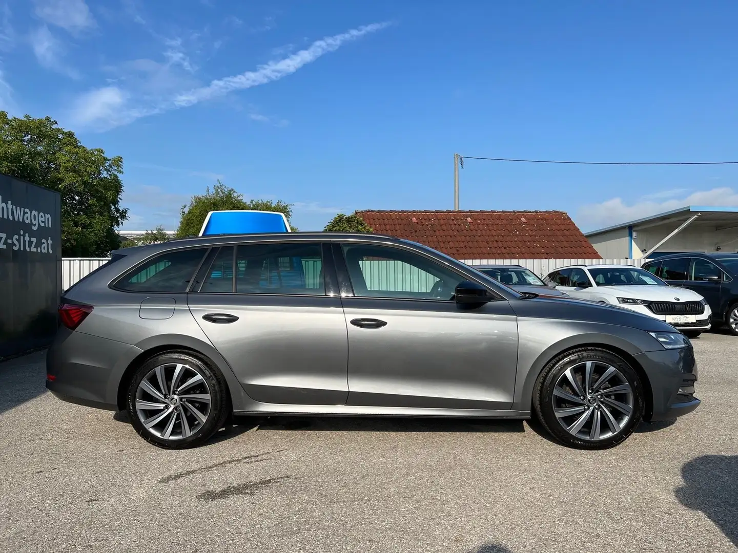 Skoda Octavia Combi 1,5 TSI e-TEC Style DSG | NP: €48.000 Gris - 2
