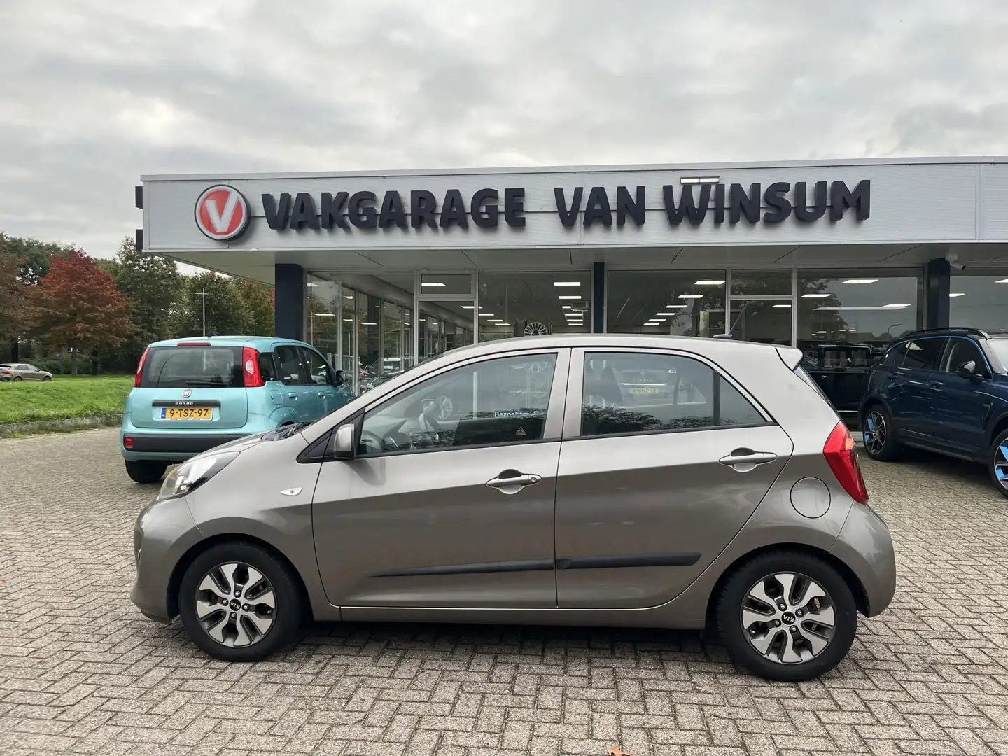 Kia Picanto 1.0 CVVT EconomyPlusLine Navi acamera Lmv Nap Grijs - 2