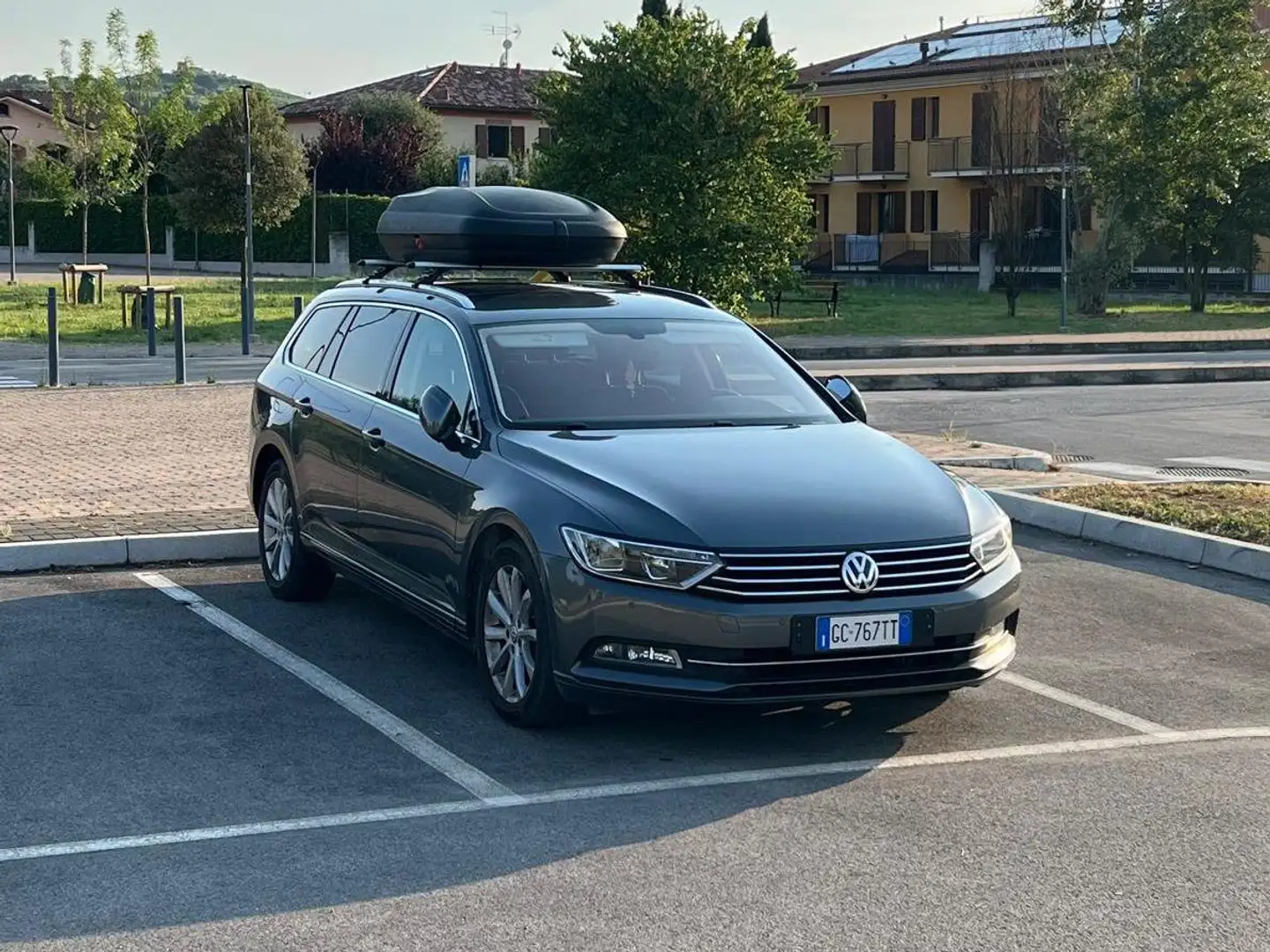 Volkswagen Passat Grigio - 1