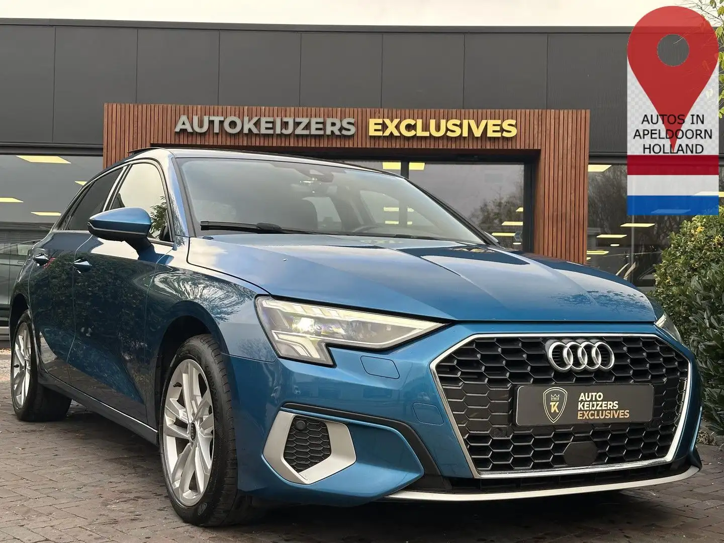 Audi A3 Sportback 40 TFSI e Edition 204 PK panorama d Blau - 1
