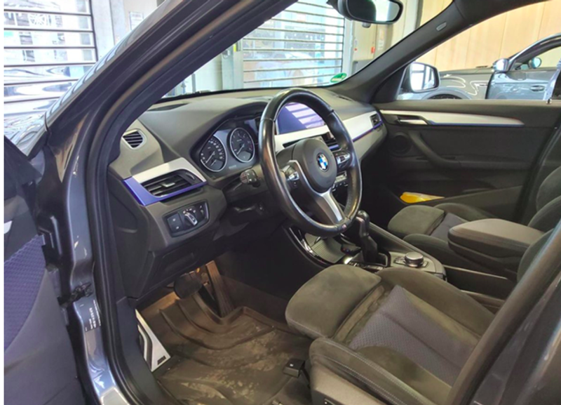 BMW X1 xDrive18d M Sport Aut. PANO/CAM/HIFI/LED — photo 3