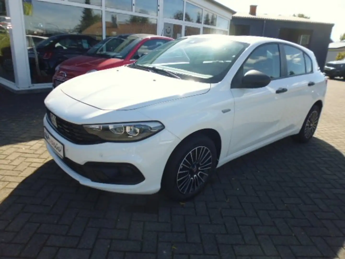 Fiat Tipo Tipo 1.5 GSE Hybrid mit Komfort Paket Weiß - 2