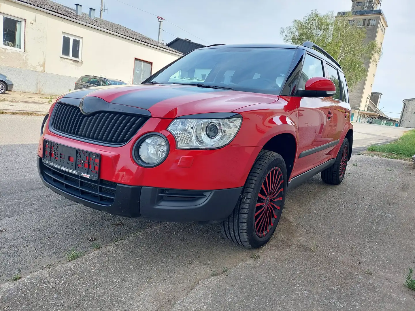 Skoda Yeti Yeti 4x4 Twenty Elegance 2,0 TDI CR DPF DSG Twenty Elegance Rot - 1
