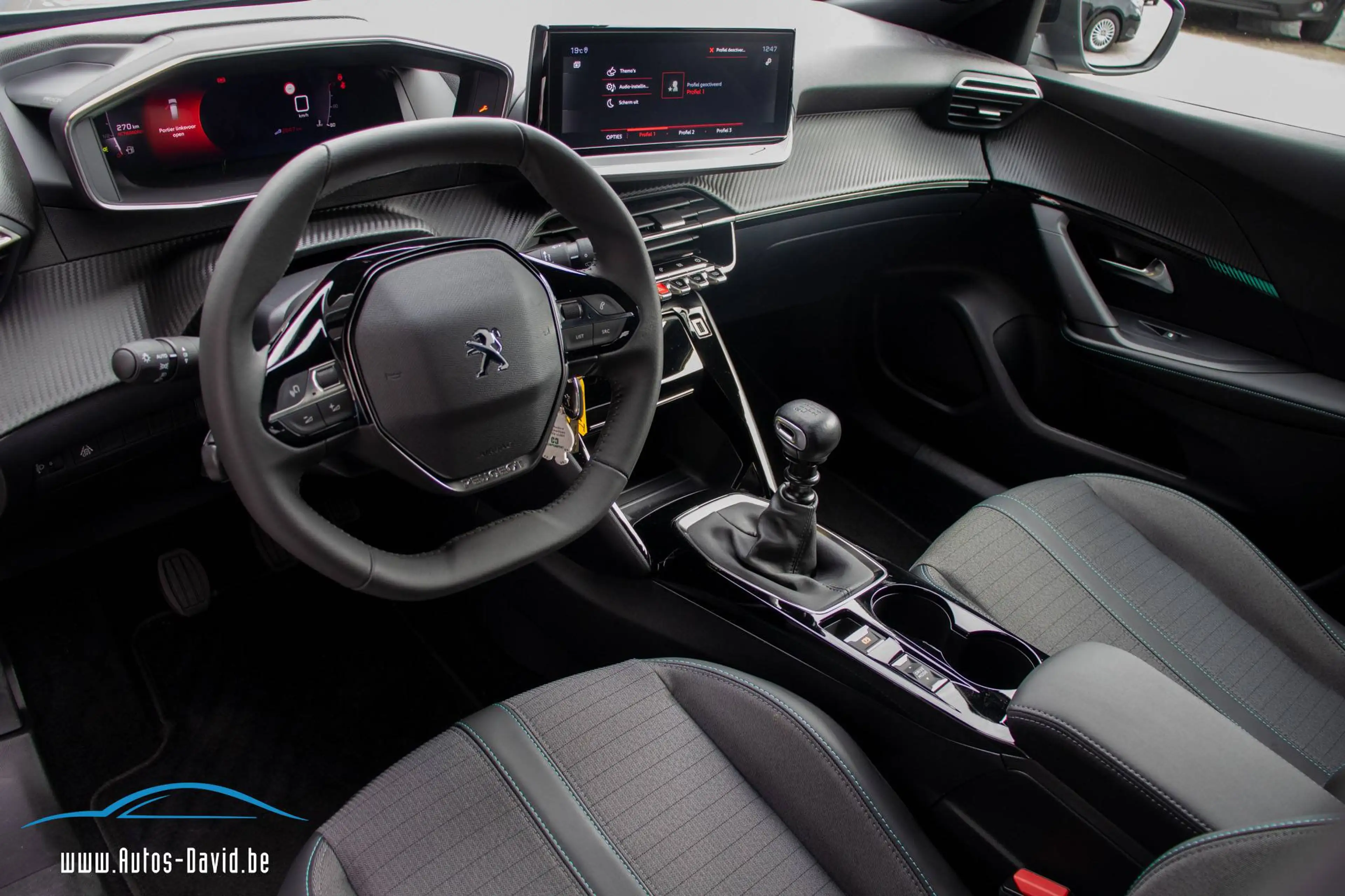 Peugeot 2008 1.2i PureTech Turbo / 2.547 KM / APPLE CARPLAY / CAMERA / 360° / 3D COCKPIT / CRUISECONTROL / AIRCO / LED — photo 3