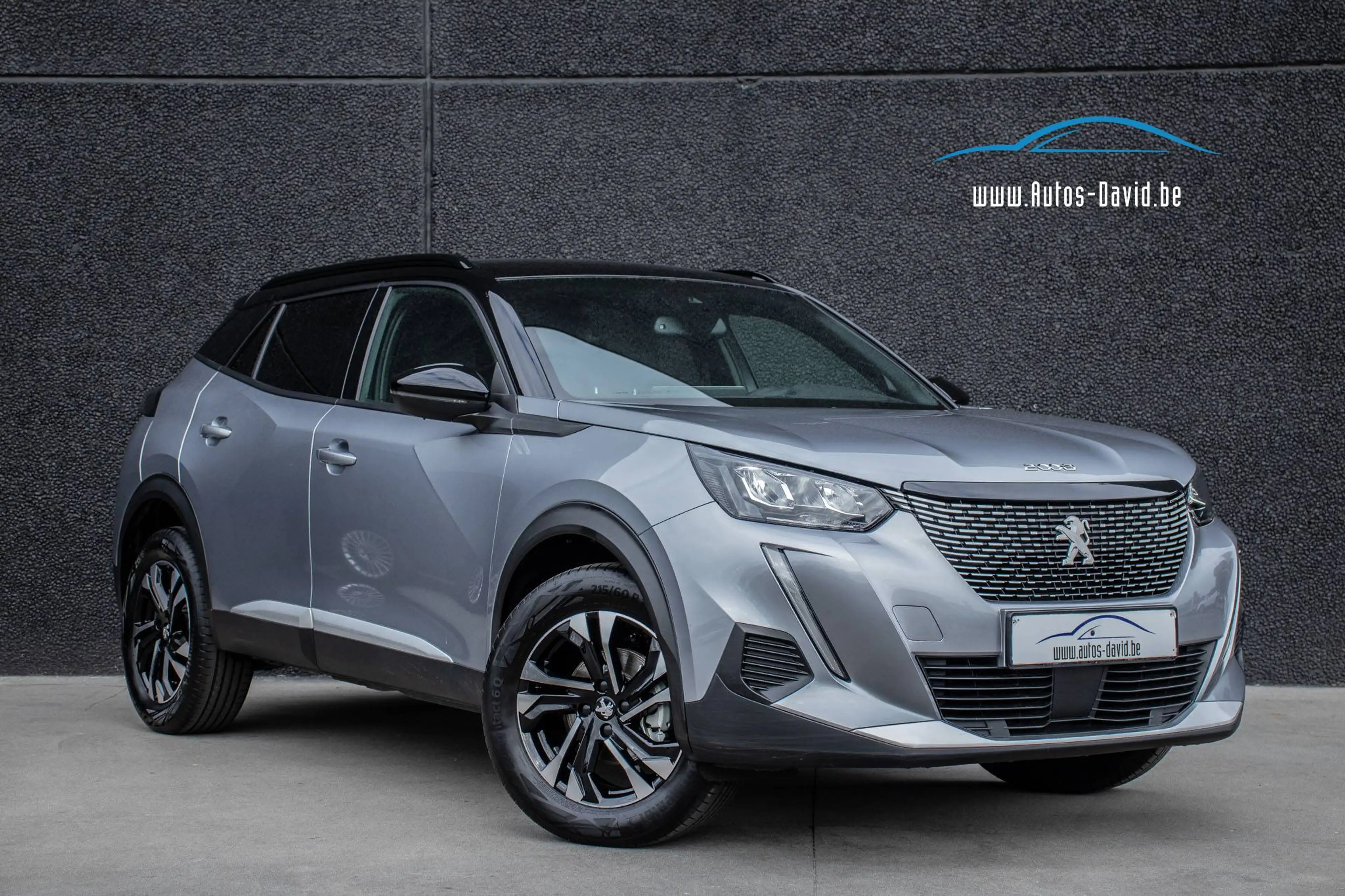 Peugeot 2008 1.2i PureTech Turbo / 2.547 KM / APPLE CARPLAY / CAMERA / 360° / 3D COCKPIT / CRUISECONTROL / AIRCO / LED