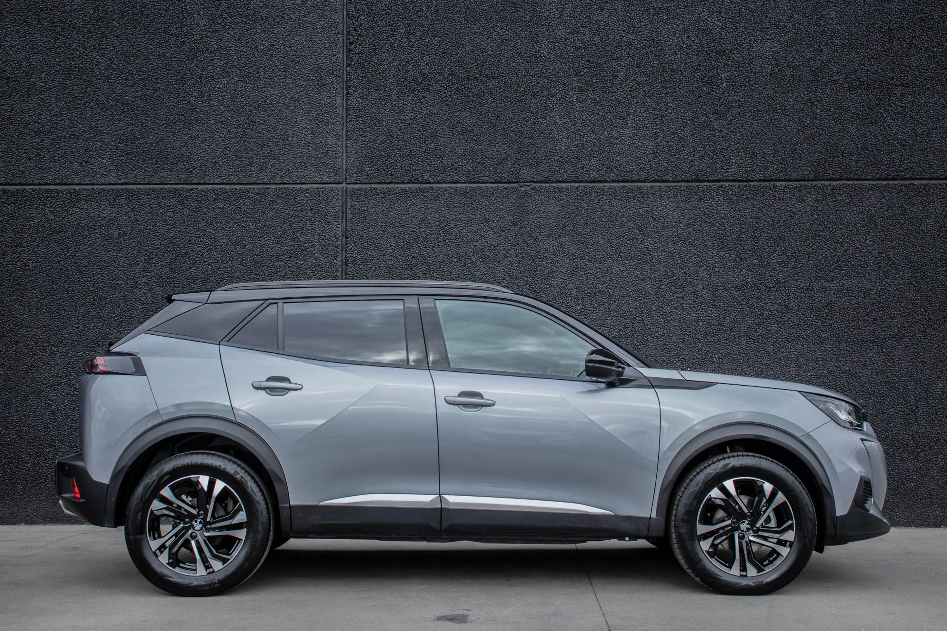 Peugeot 2008 1.2i PureTech Turbo / 2.547 KM / APPLE CARPLAY / CAMERA / 360° / 3D COCKPIT / CRUISECONTROL / AIRCO / LED — photo 7