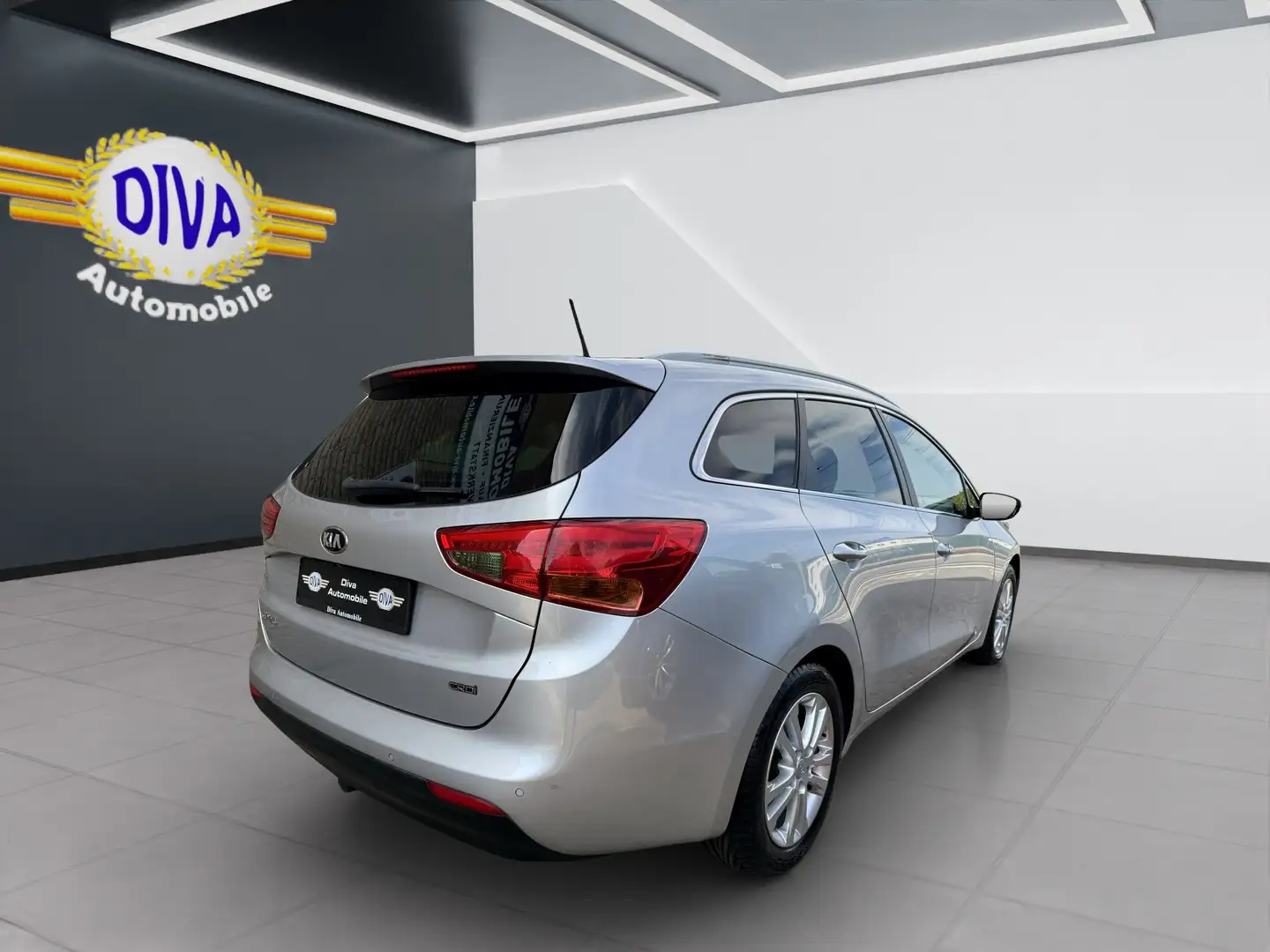 Kia Ceed SW / cee'd SW 1.6 CRDi Sportswagon Automatik Silber - 2