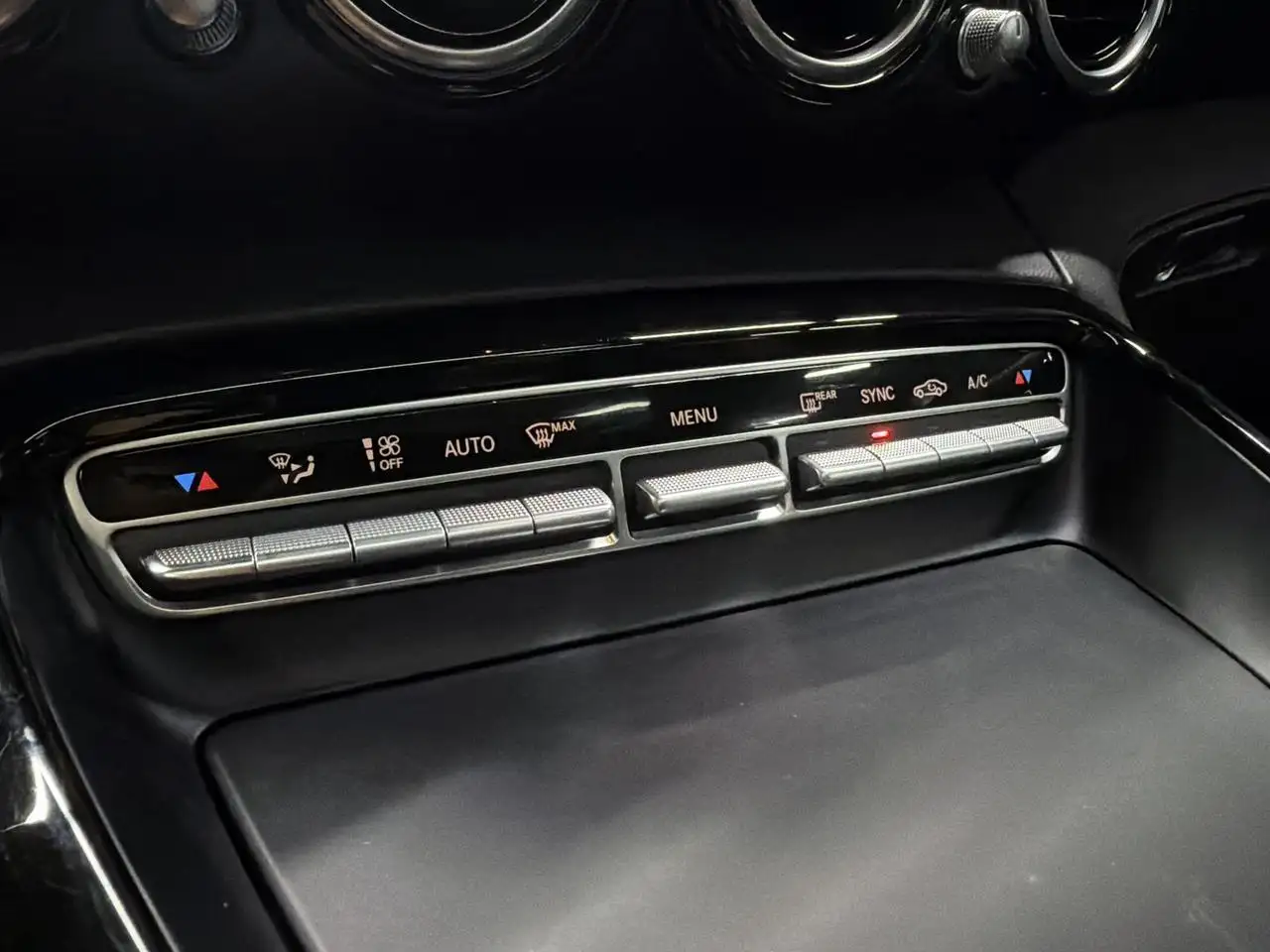 Mercedes-Benz AMG GT снимка Mercedes-Benz AMG GT