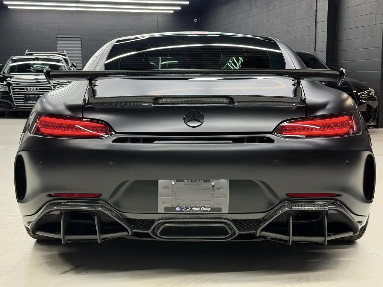 Mercedes-Benz AMG GT снимка Mercedes-Benz AMG GT