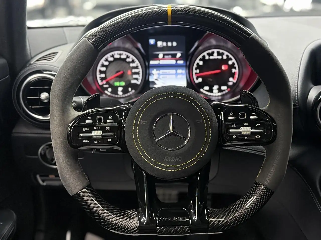 Mercedes-Benz AMG GT снимка Mercedes-Benz AMG GT