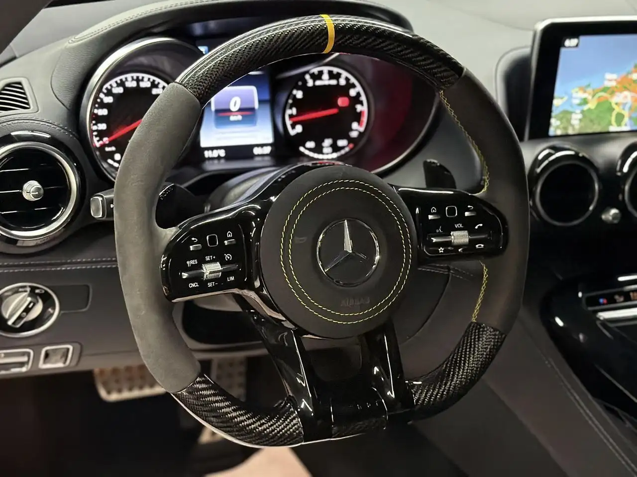 Mercedes-Benz AMG GT снимка Mercedes-Benz AMG GT