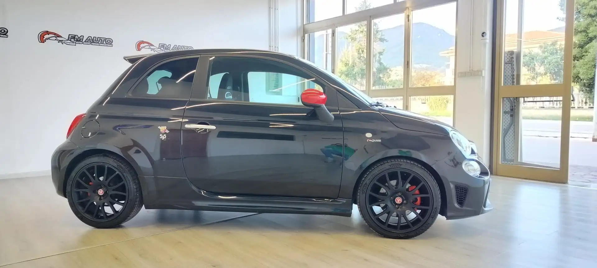 Fiat 595 Abarth 1.4 TURBO T-JET PISTA Zwart - 2