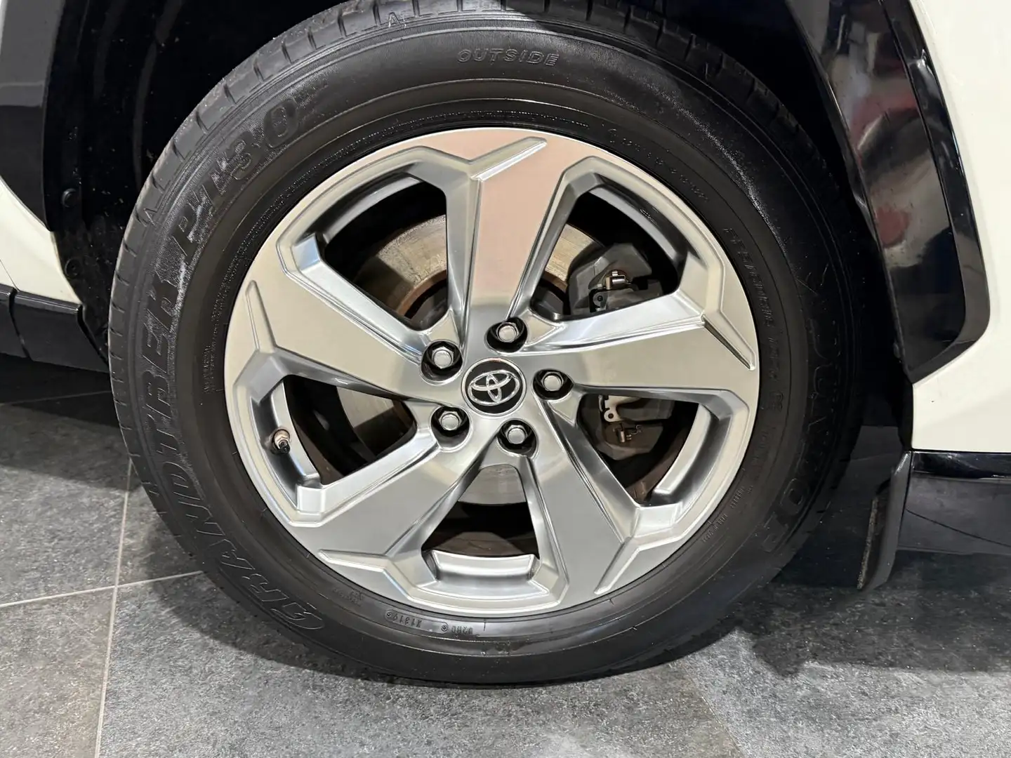 Toyota RAV 4 2.5 Hybrid 218 pk Executive / Schuifdak/ navigatie Wit - 2