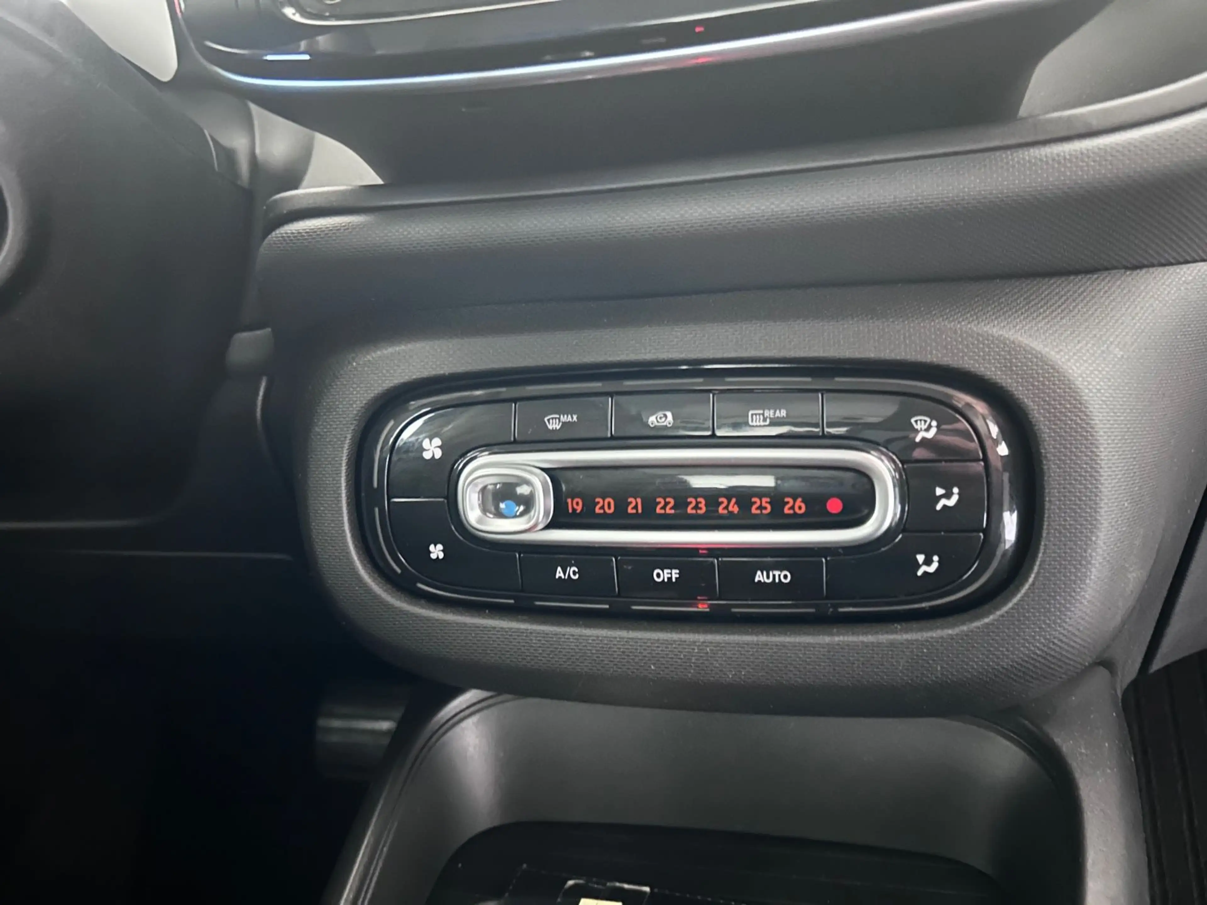smart forTwo coupe electric drive / EQ — photo 6
