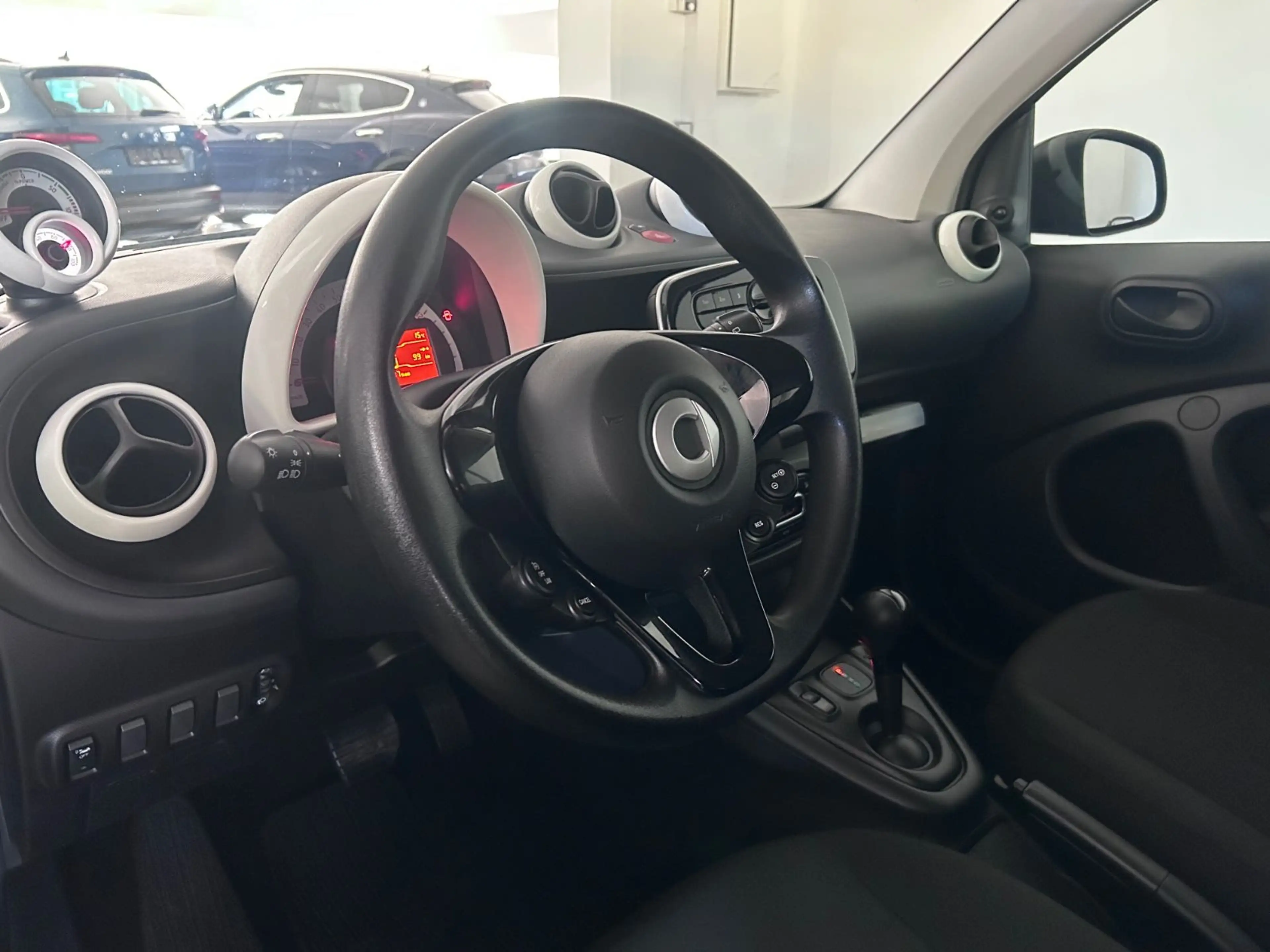 smart forTwo coupe electric drive / EQ — photo 9