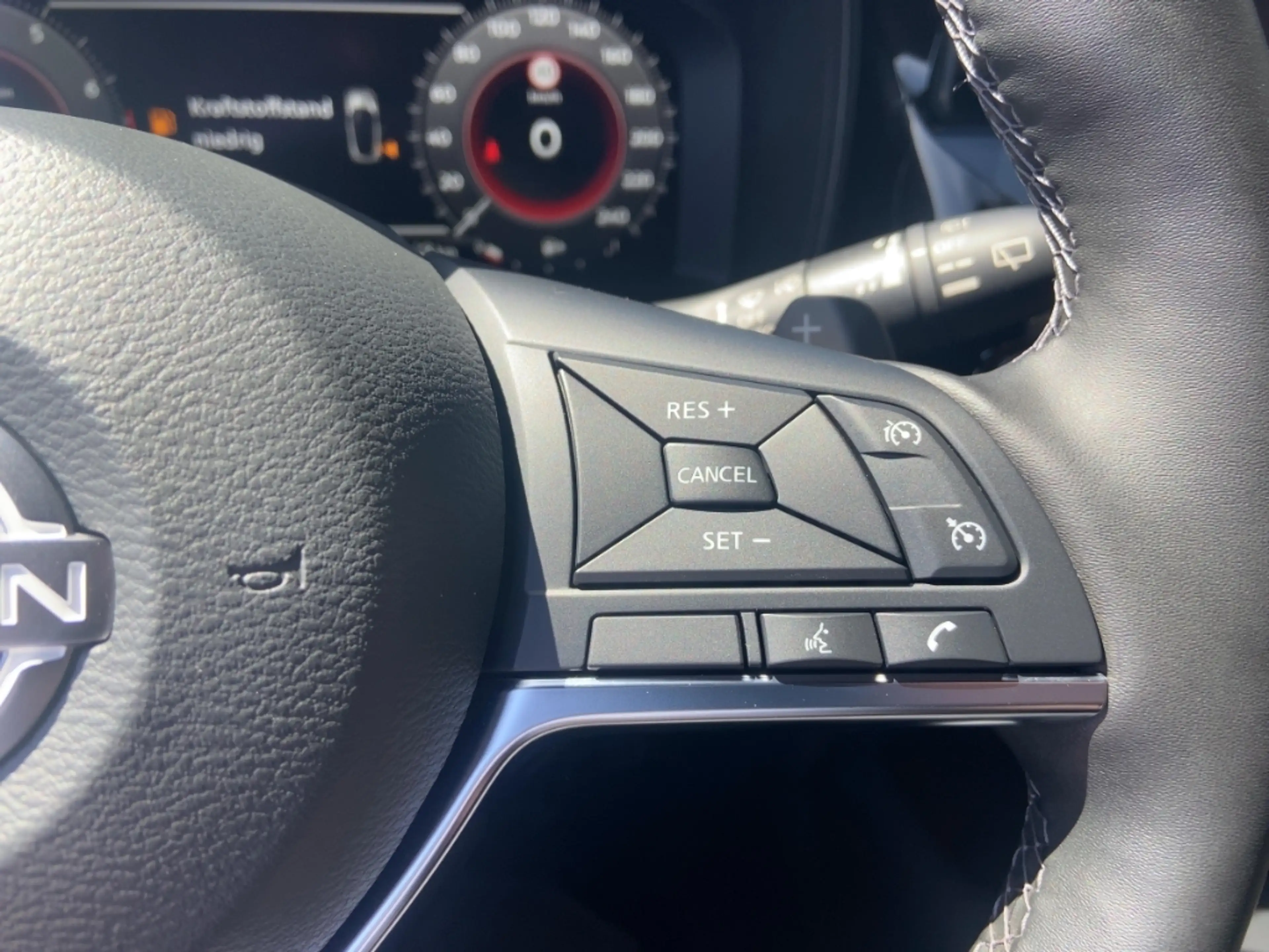 Nissan Juke N-SPORT 114PS Autom. Winter/Navi/RFK/Carplay — photo 12