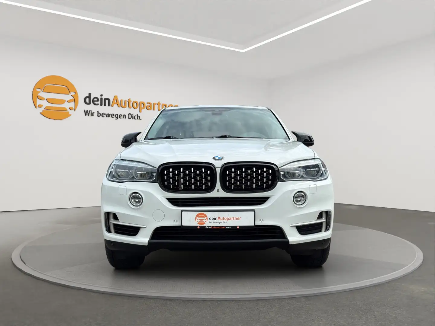 BMW X5 xDrive 50 i M Sport NAVI/LED/LEDER/PANO/HUD/RFK Weiß - 2