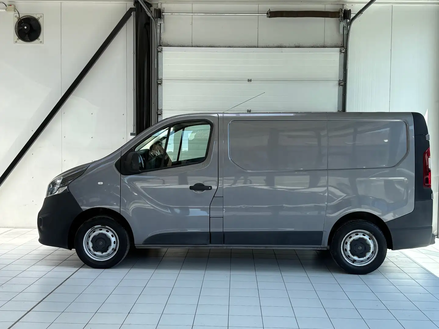 Opel Vivaro 1.6 CDTi L1H1 *3PLACES * GPS * PORTE LAT D * Grijs - 2
