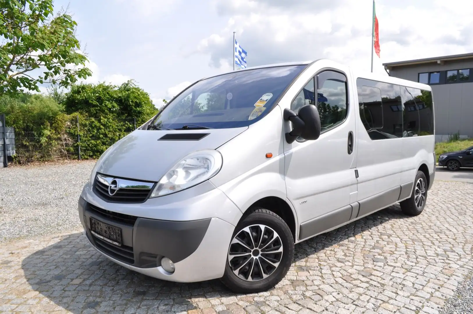 Opel Vivaro Kasten/Kombi L2H1 2,9t/TÜV/AU NEU/9-SITZE Silber - 1