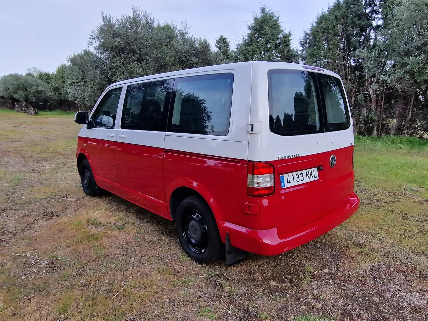 Volkswagen T5 Caravelle Caravelle 2.0TDI Trendline 140 Trendline Rojo - 2