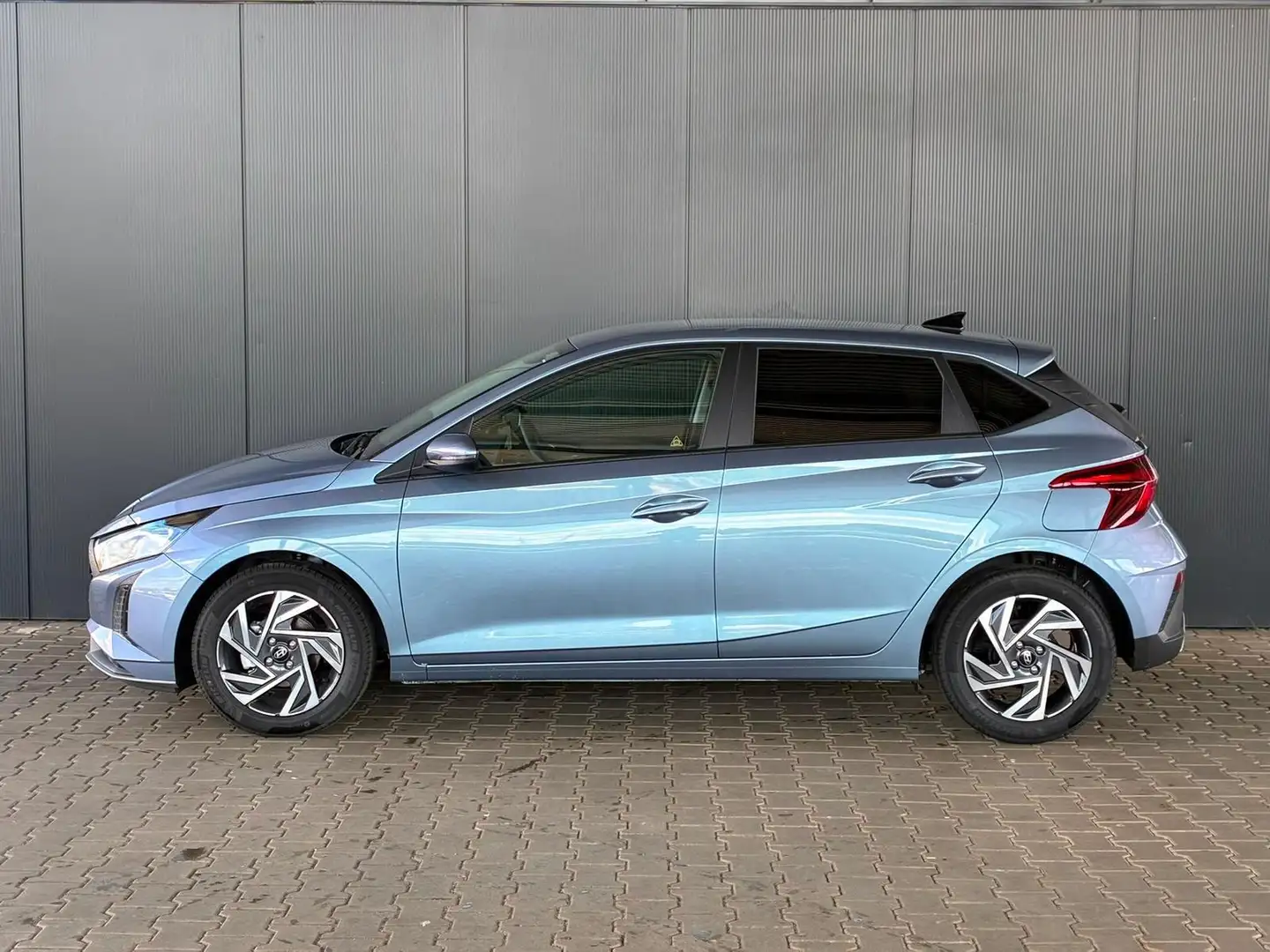 Hyundai i20 Pure 1.2 MPI / Navi PDC Hinten + Kamera Abgedun... Blau - 2