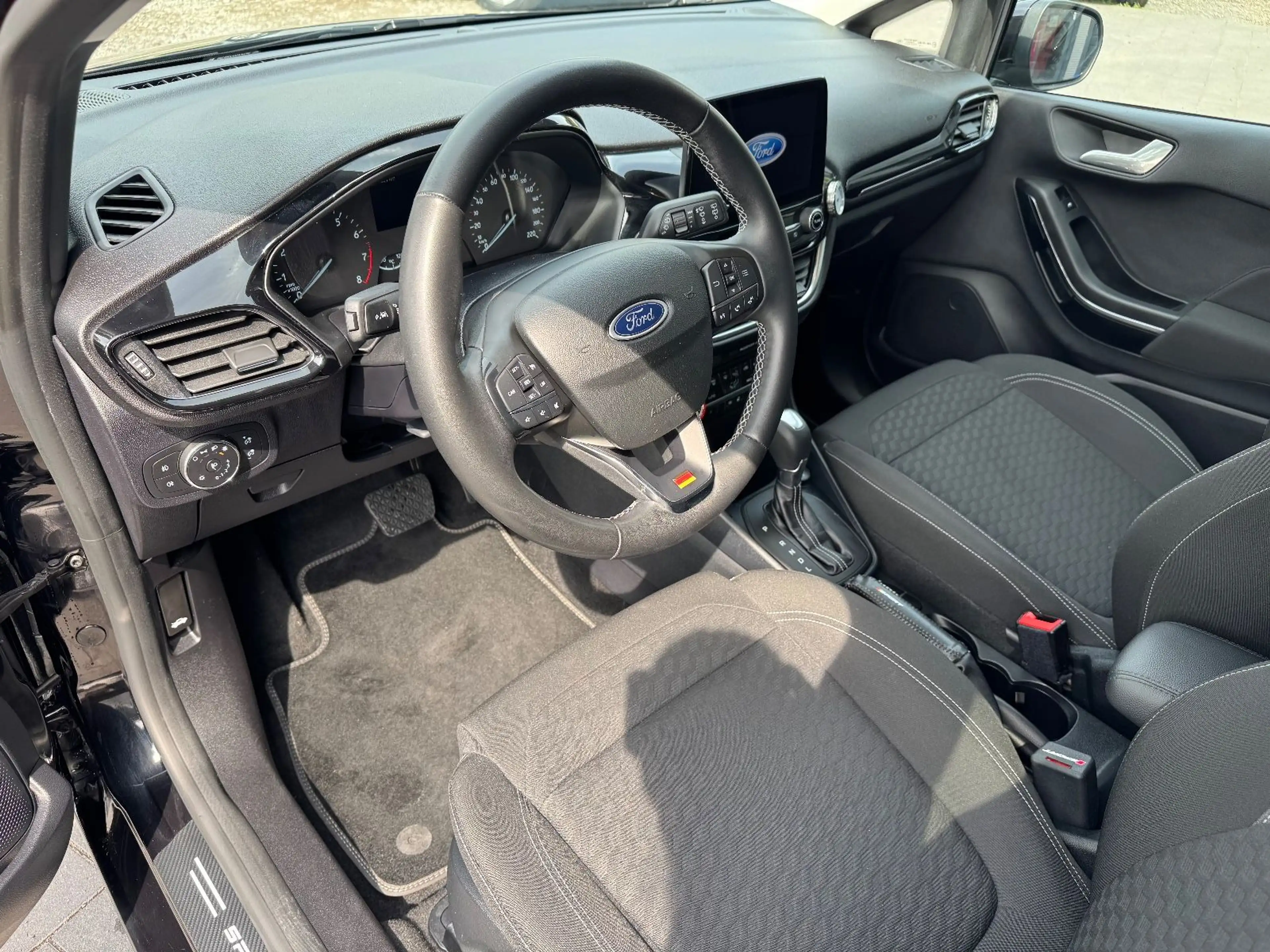 Ford Fiesta Titanium X S&S Aut. — photo 8