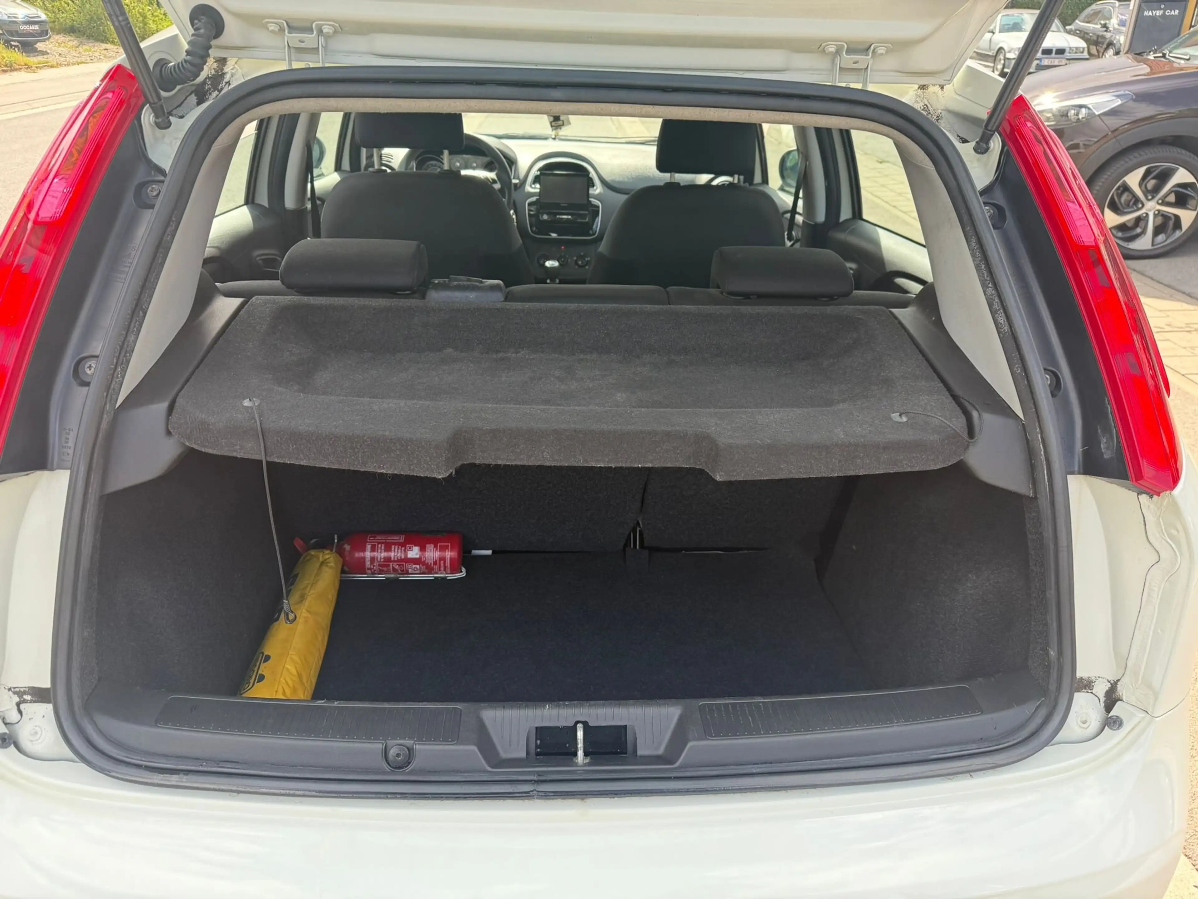 Fiat Punto 1.2i Easy**12M GARANTIE** — photo 8