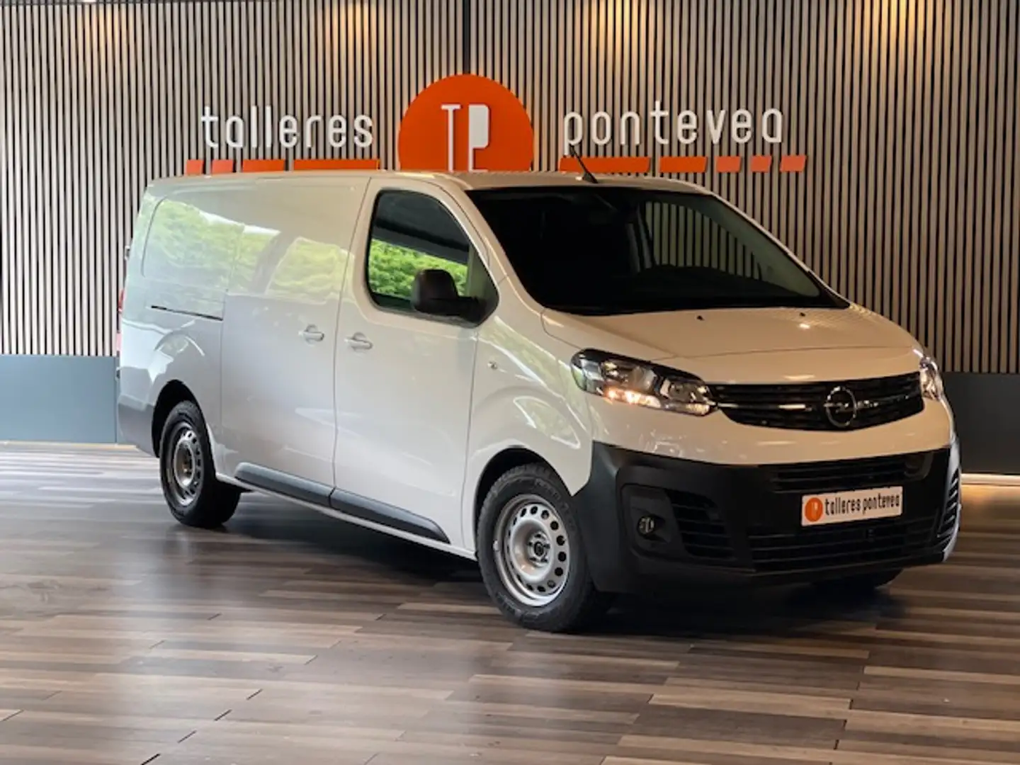 Opel Vivaro Furgón 2.0D L Carga Incrementada Innovatio Weiß - 1