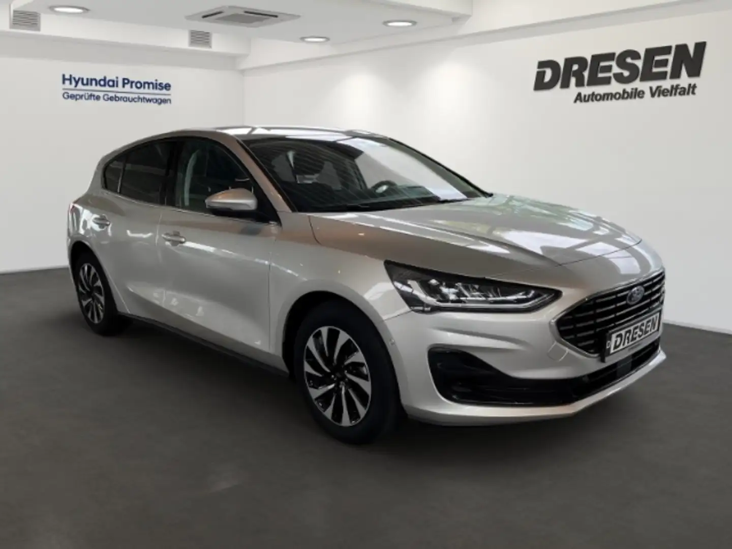 Ford Focus 1.0 EcoBoost Titanium 5Tg. + AHK abn. + Fahrerassi Silber - 2