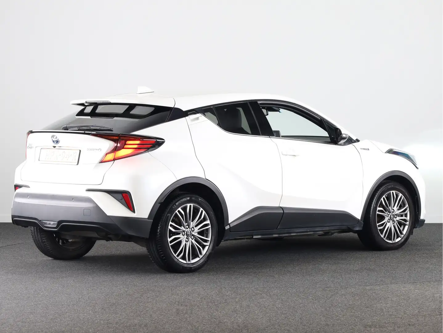 Toyota C-HR 1.8 Hybrid Executive | Stoelverwarming | Apple Car Wit - 2