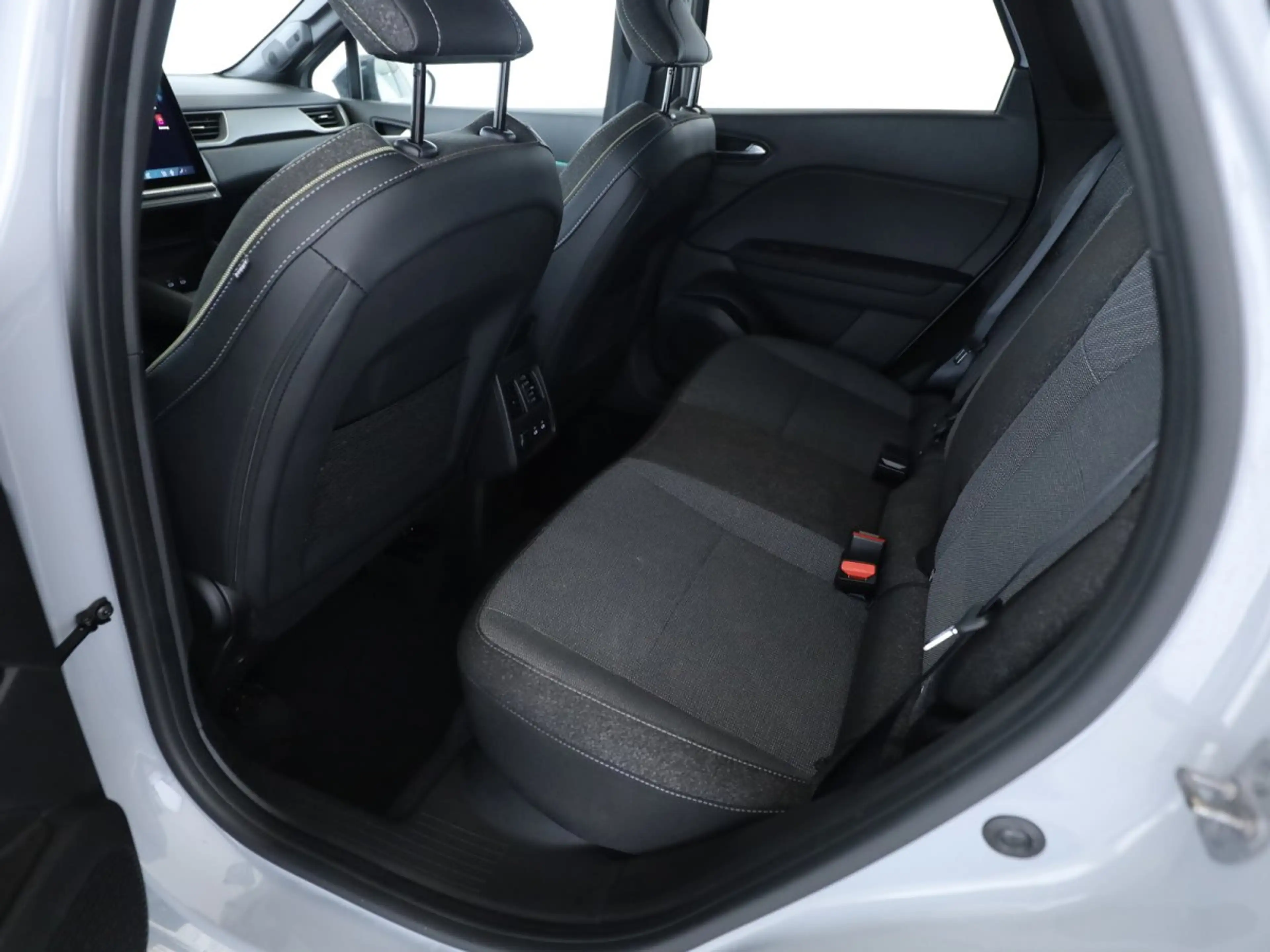 Renault Symbioz 1.3 Mild-Hybrid 140 Techno — photo 12