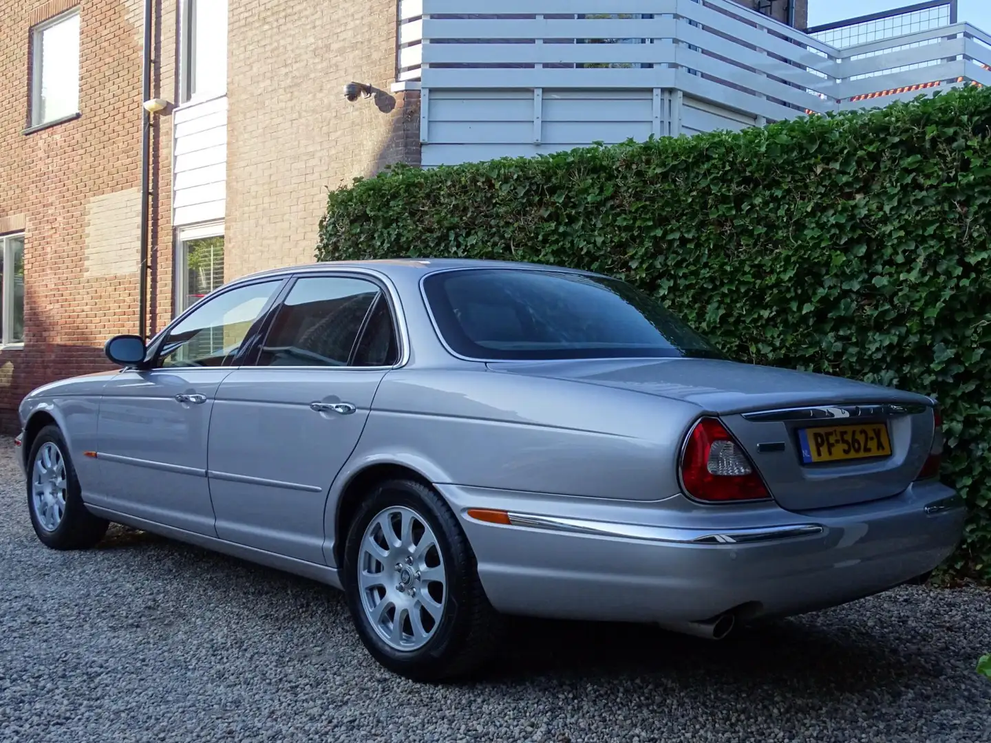 Jaguar XJ 3.0 V6 Sport | Youngtimer | Onderhoudshistorie aan Gris - 2