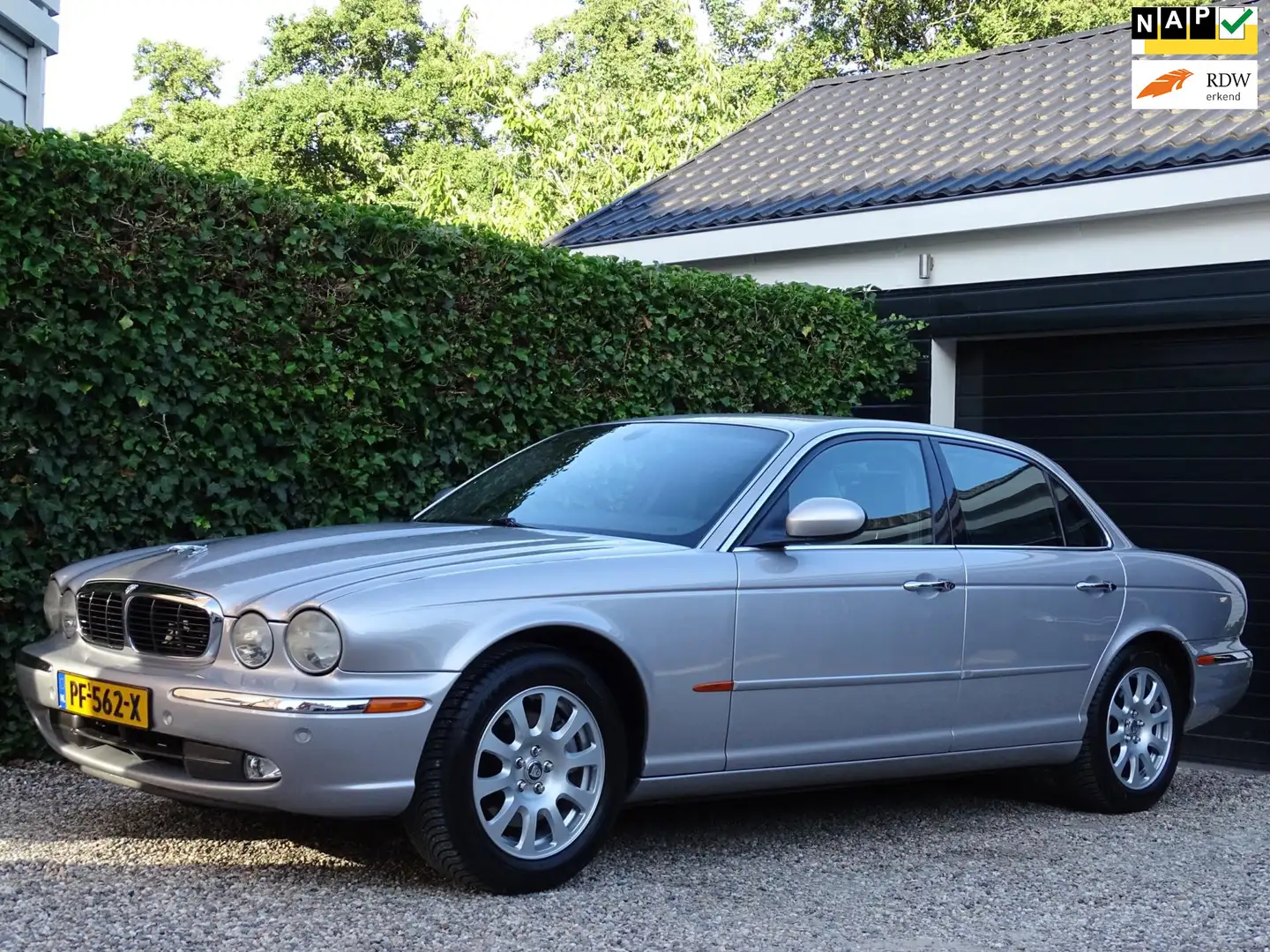 Jaguar XJ 3.0 V6 Sport | Youngtimer | Onderhoudshistorie aan Gris - 1