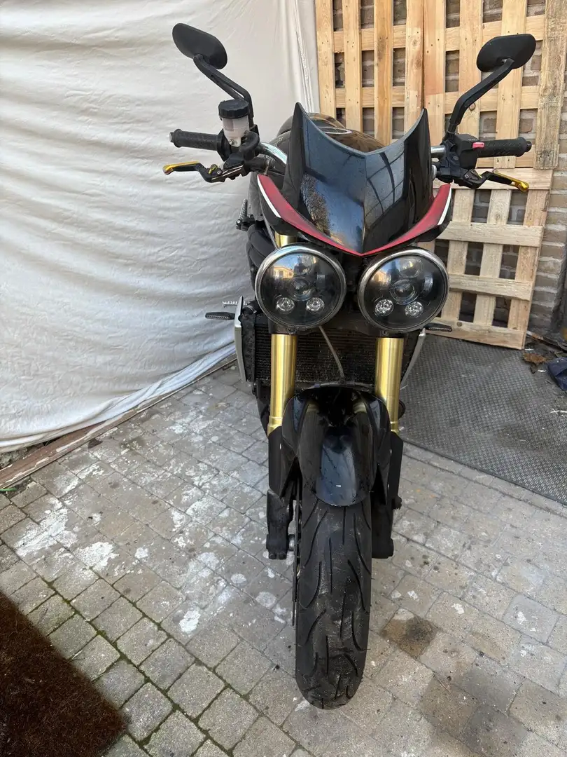 Triumph Speed Triple 1050 Triumph Speed Triple 1050 uit 2008 50.000 km op d Noir - 2