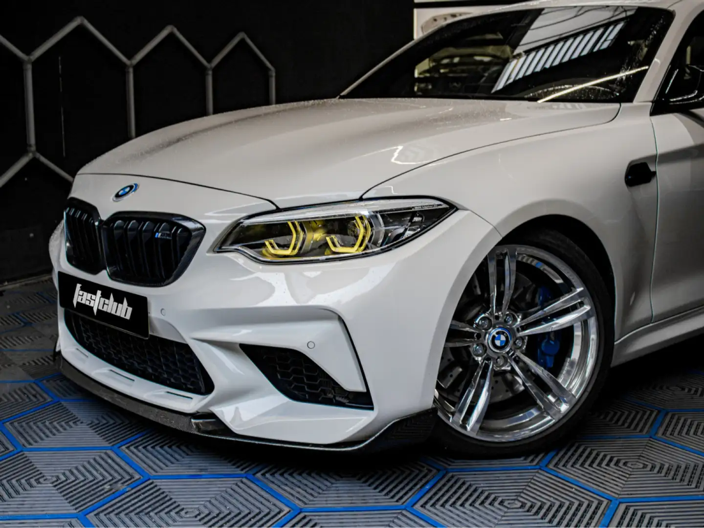 BMW M2 F87 COMPETITION AKRAPOVIC Blanc - 2