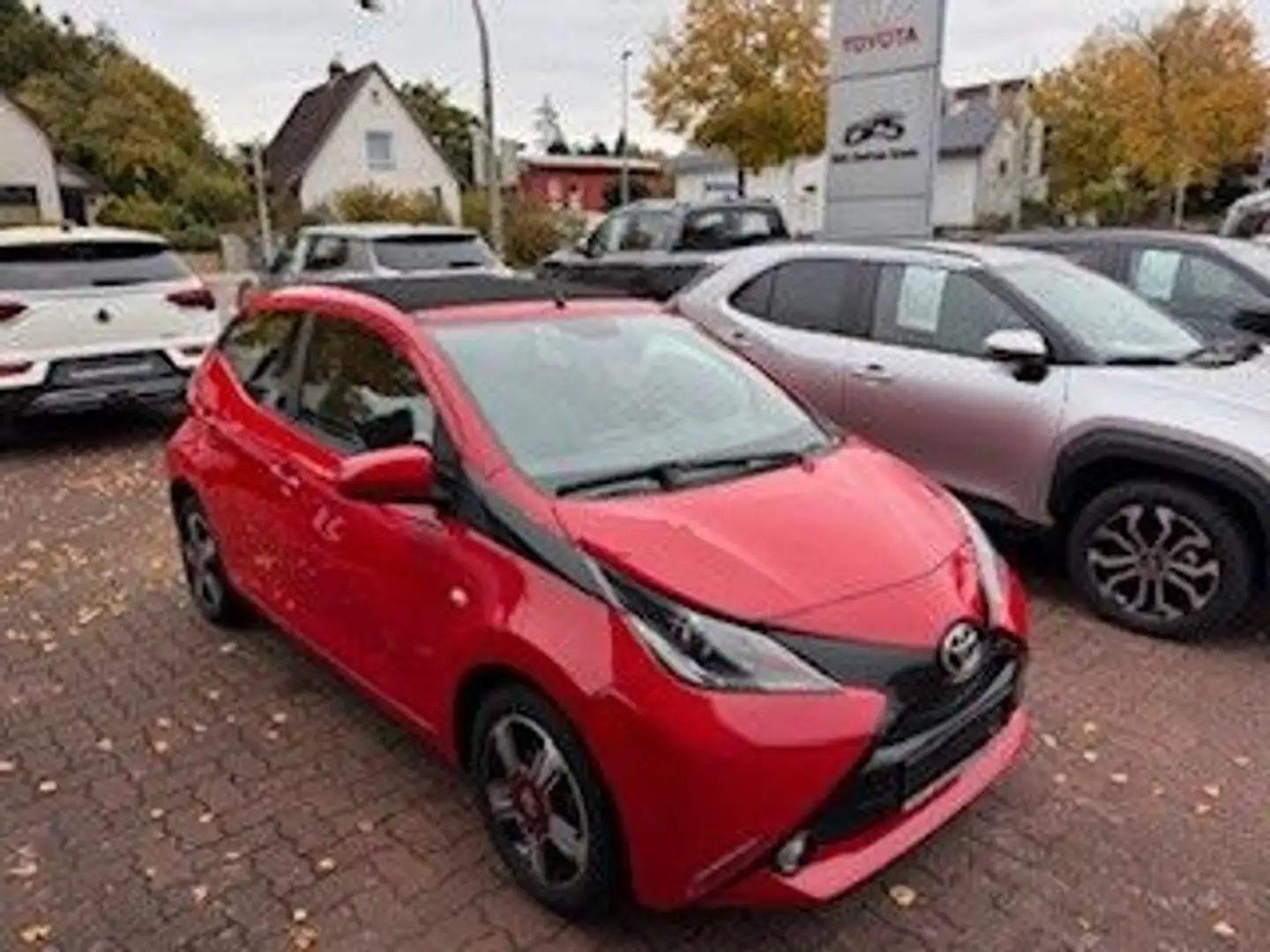 Toyota AYGO 1,0 X-WAVE NAVI Garantie bis 2032!! Rouge - 1