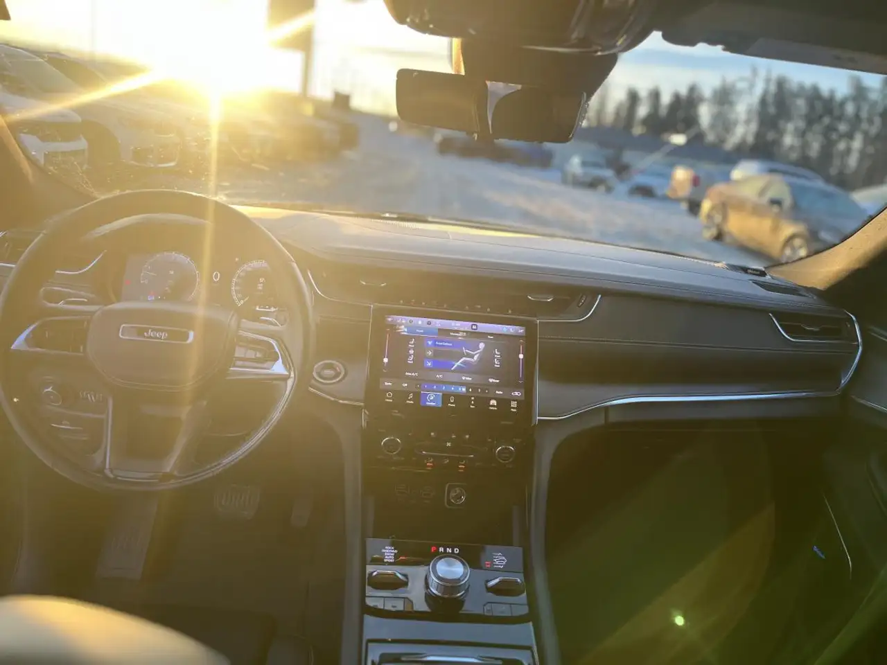 Jeep Grand Cherokee снимка Jeep Grand Cherokee