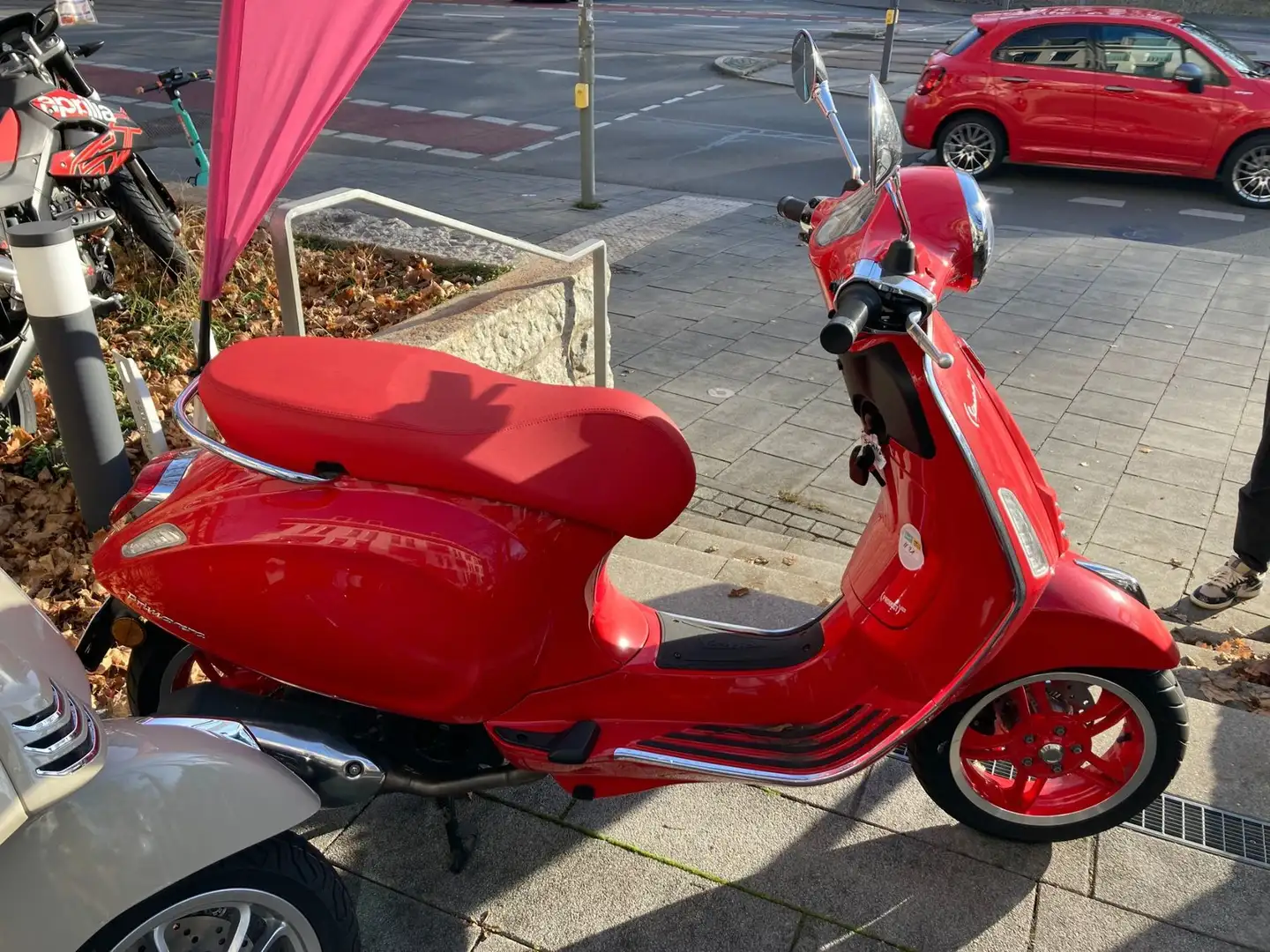 Vespa Primavera 125 E5+ RED Rosso - 2