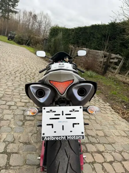 Yamaha YZF-R1 - foto 6