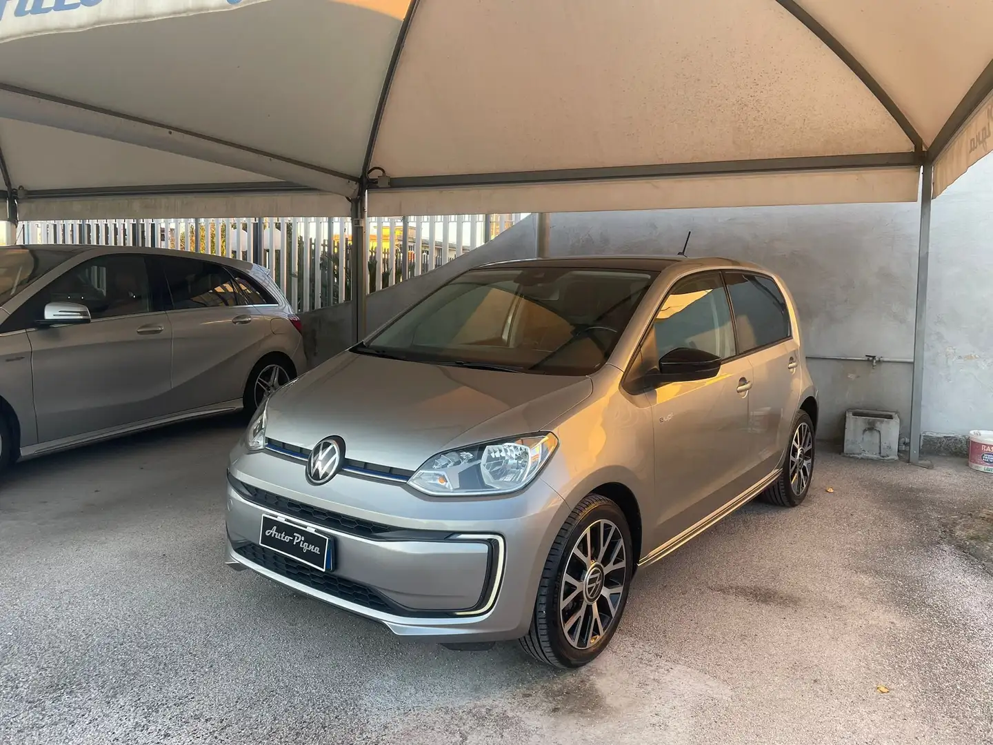 Volkswagen up! up! 5p 2017 e-up! 5p Grigio - 1