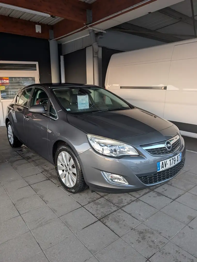 Opel Astra 1.7 CDTI110 COSMO ECOF 5P Gris - 1