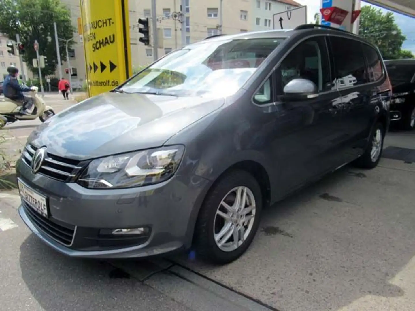 Volkswagen Sharan 2.0TDI 7Sitzer Comfortl Navi/ACC/Xen/SHZ/ Grau - 2