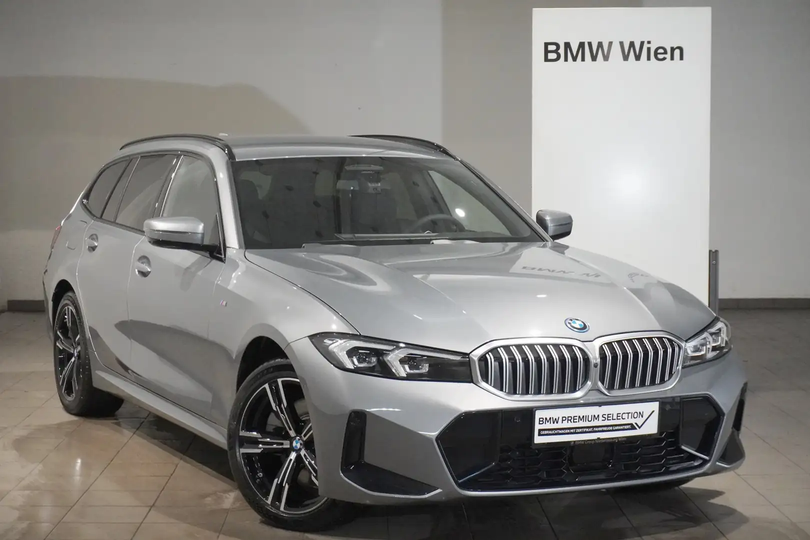 BMW 330 e xDrive Grau - 1