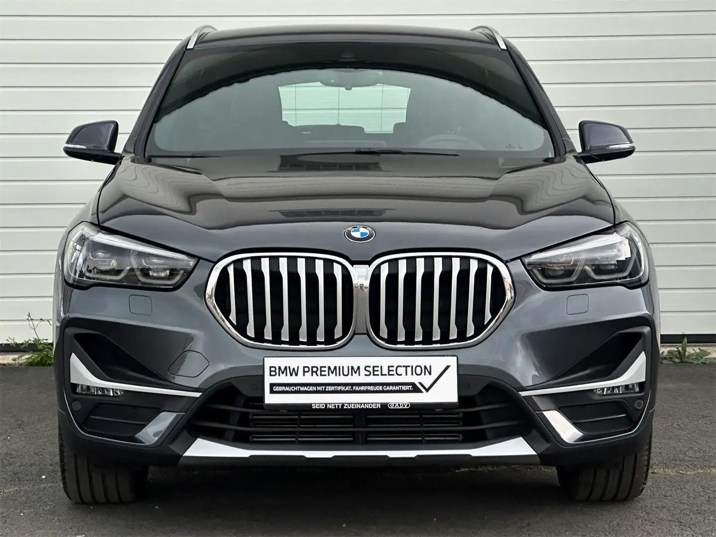 BMW X1 sDrive18d Grau - 2