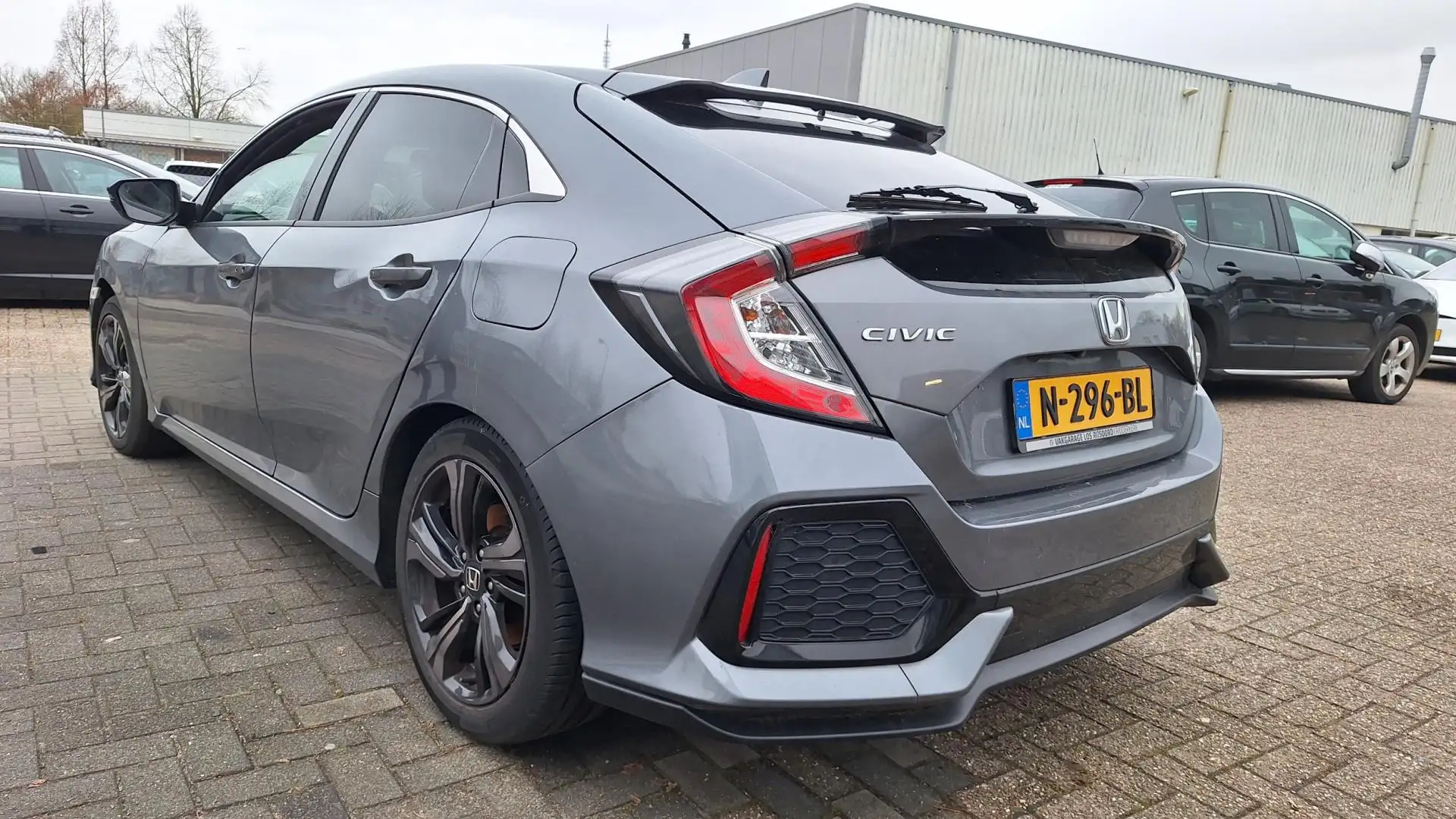 Honda Civic 1.0 i-VTEC Premium (automaat defect!!!) Szary - 2