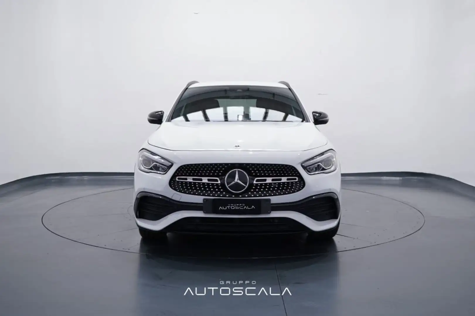 Mercedes-Benz GLA 200 d 150cv Automatic Premium Bianco - 2